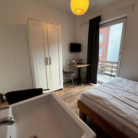 קלן Hotelzimmer In Neusserstrasse מראה חיצוני תמונה